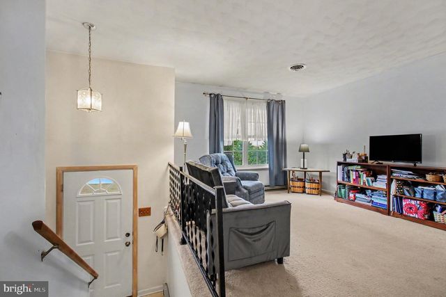 2564 MINDI DR, Manchester, MD 21102