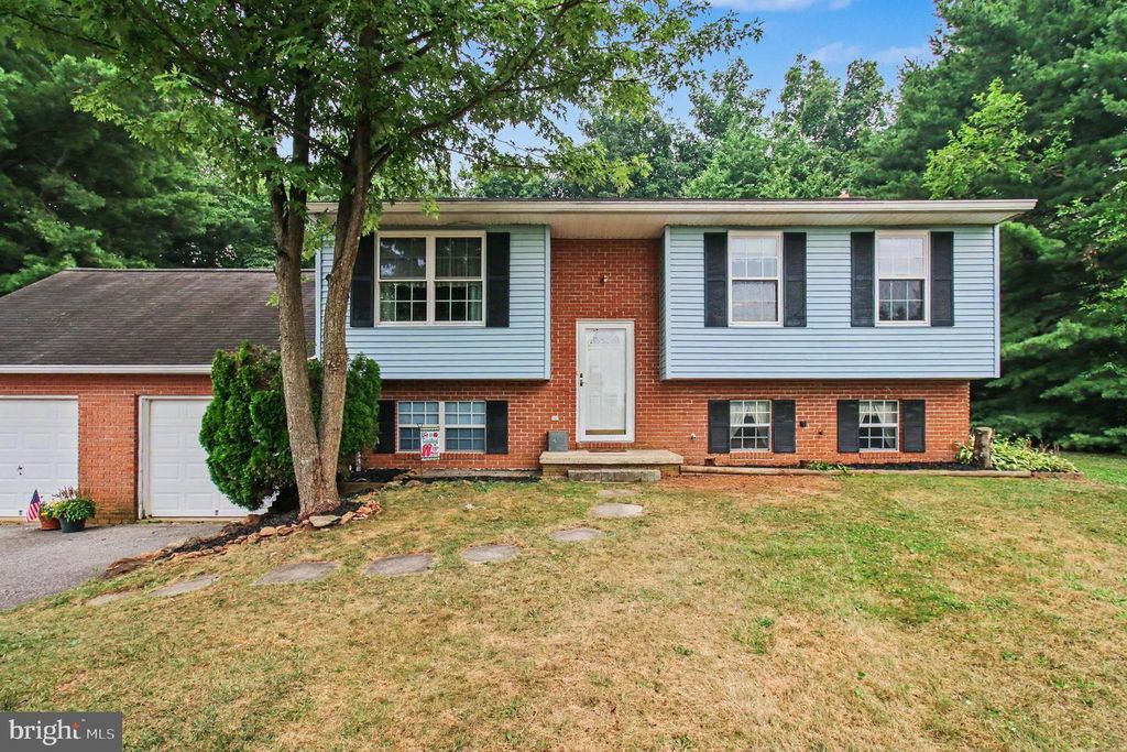 2564 MINDI DR, Manchester, MD 21102