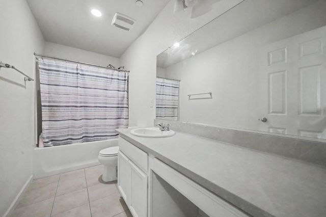 3211 Lennon Way, Stockton, CA 95212