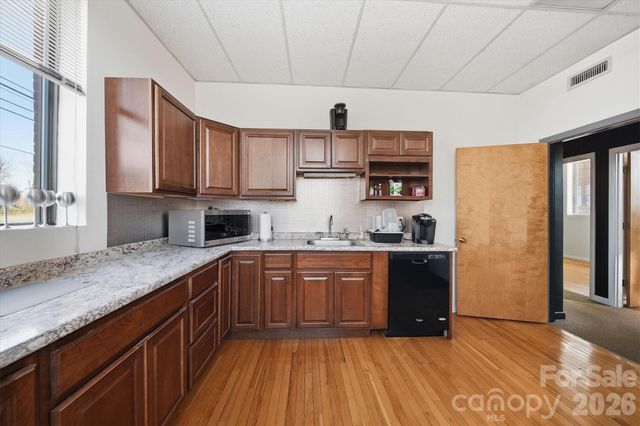 729 1st Avenue SW, Hickory, NC 28602