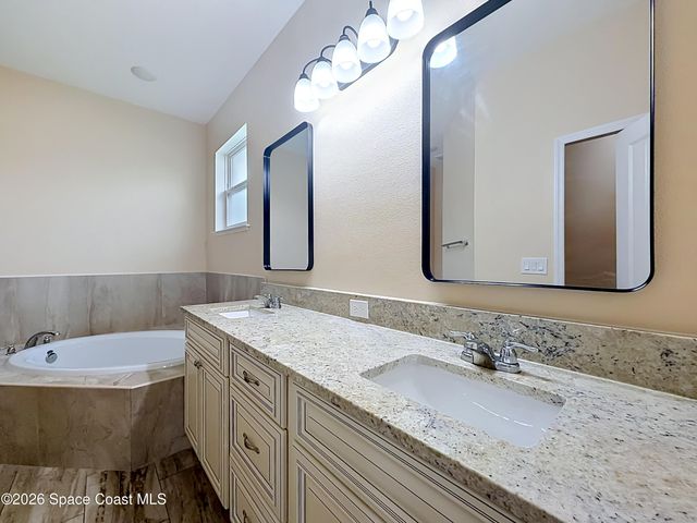 624 Osmosis Drive SW, Palm Bay, FL 32908