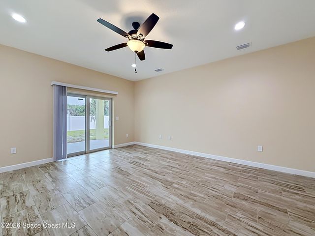 624 Osmosis Drive SW, Palm Bay, FL 32908