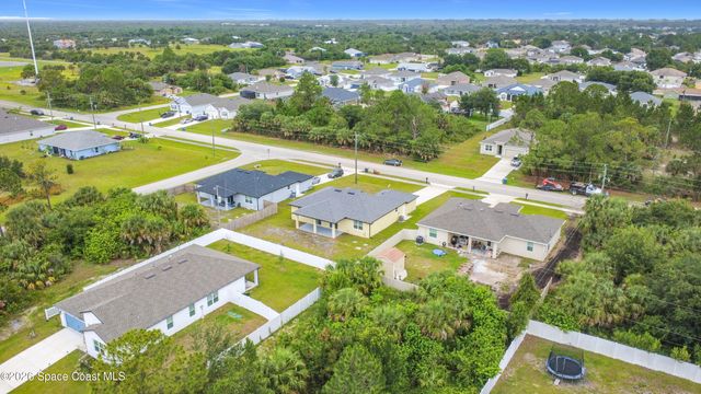 624 Osmosis Drive SW, Palm Bay, FL 32908