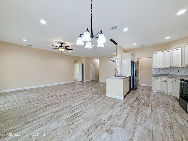 624 Osmosis Drive SW, Palm Bay, FL 32908