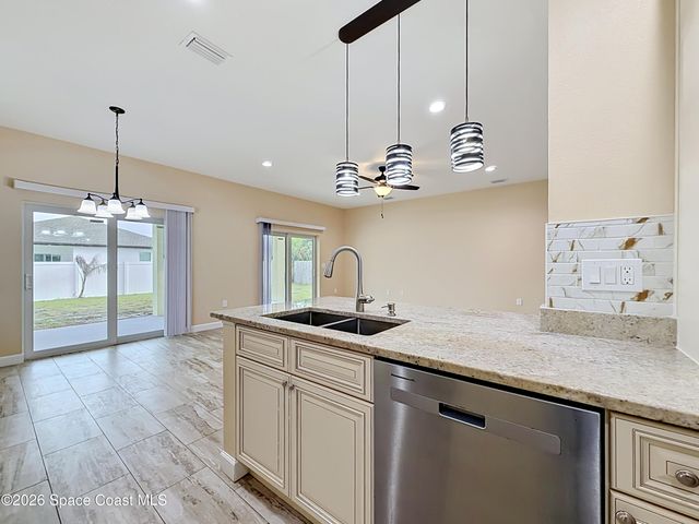 624 Osmosis Drive SW, Palm Bay, FL 32908