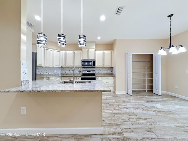 624 Osmosis Drive SW, Palm Bay, FL 32908