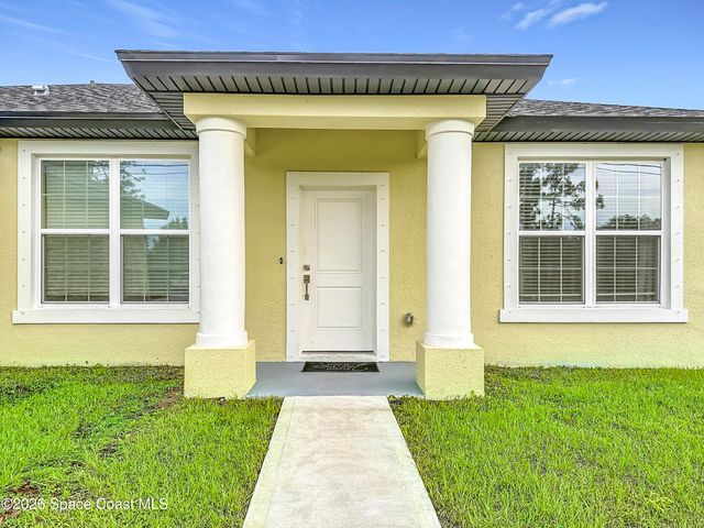 624 Osmosis Drive SW, Palm Bay, FL 32908