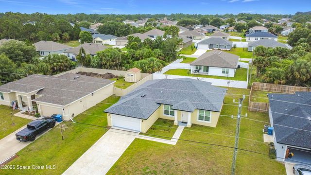 624 Osmosis Drive SW, Palm Bay, FL 32908