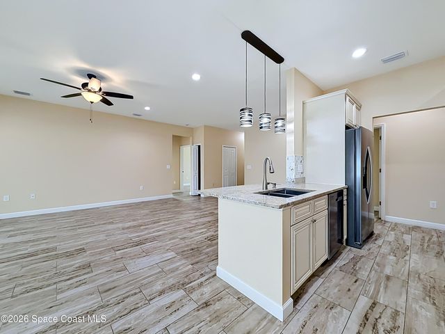 624 Osmosis Drive SW, Palm Bay, FL 32908
