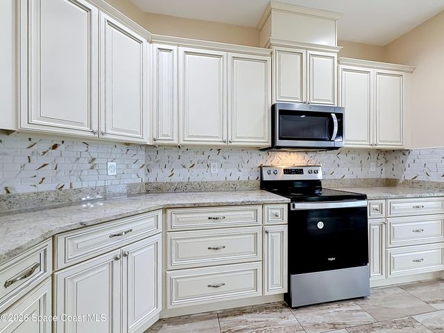 624 Osmosis Drive SW, Palm Bay, FL 32908