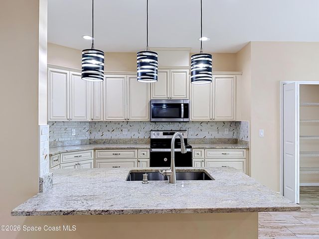 624 Osmosis Drive SW, Palm Bay, FL 32908