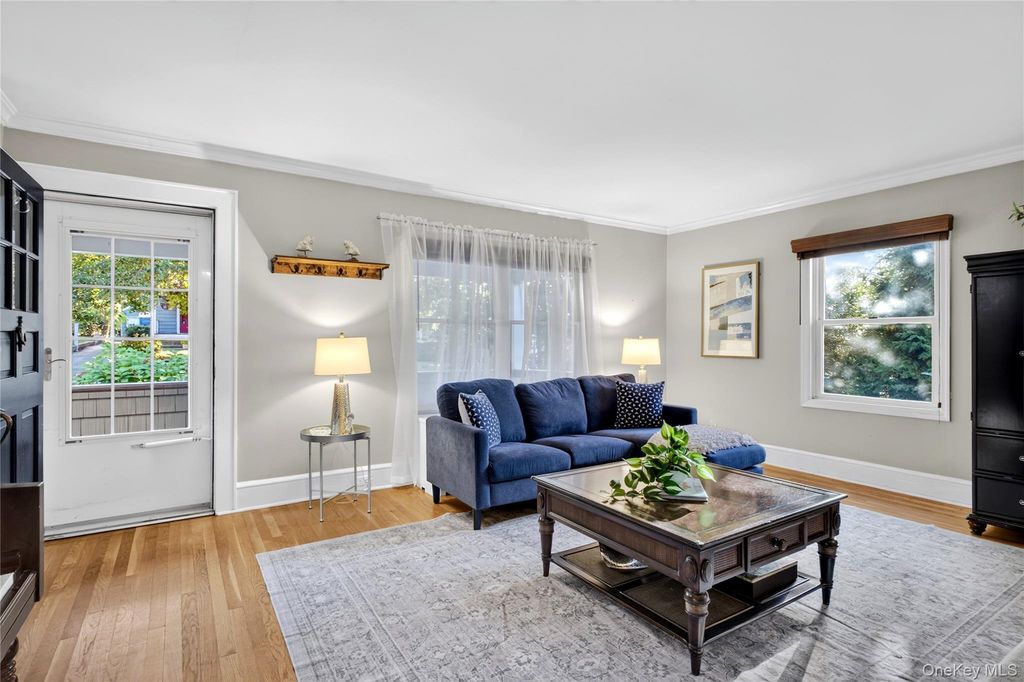 5 Fairview Avenue, Port Washington, NY 11050 — photo 5
