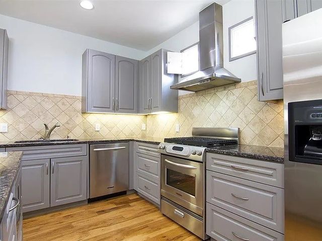 2606 Shelby Avenue 303, Dallas, TX 75219