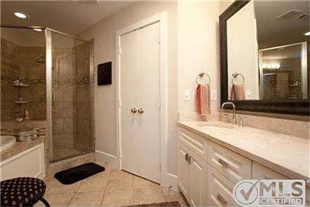 2606 Shelby Avenue 303, Dallas, TX 75219