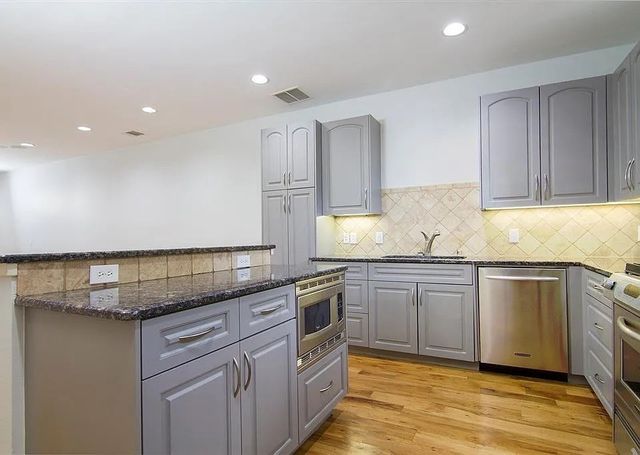 2606 Shelby Avenue 303, Dallas, TX 75219