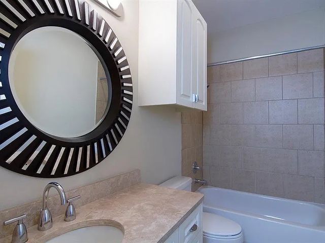 2606 Shelby Avenue 303, Dallas, TX 75219