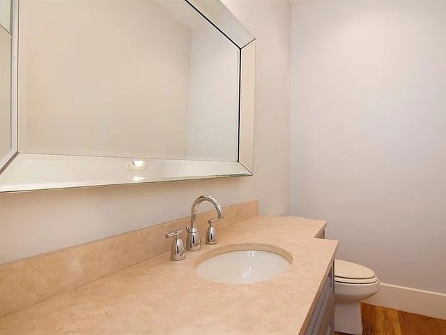 2606 Shelby Avenue 303, Dallas, TX 75219