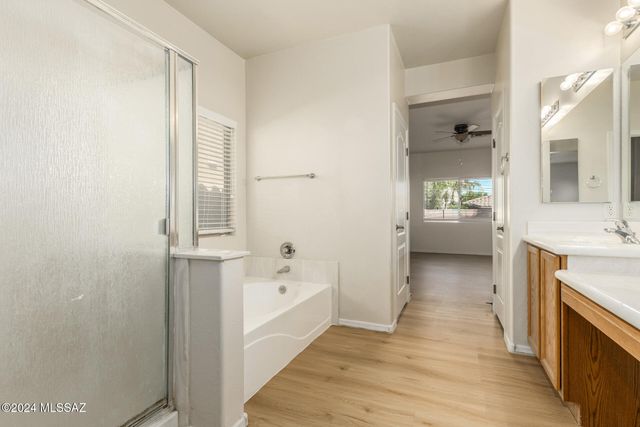 7104 W Amber Burst Court, Tucson, AZ 85743