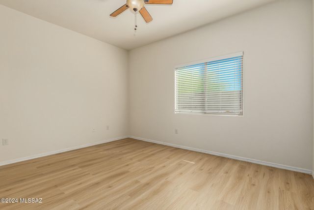 7104 W Amber Burst Court, Tucson, AZ 85743