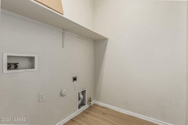 7104 W Amber Burst Court, Tucson, AZ 85743