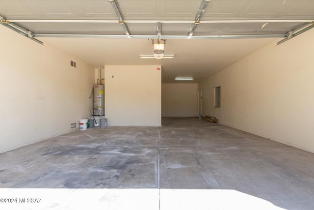 7104 W Amber Burst Court, Tucson, AZ 85743