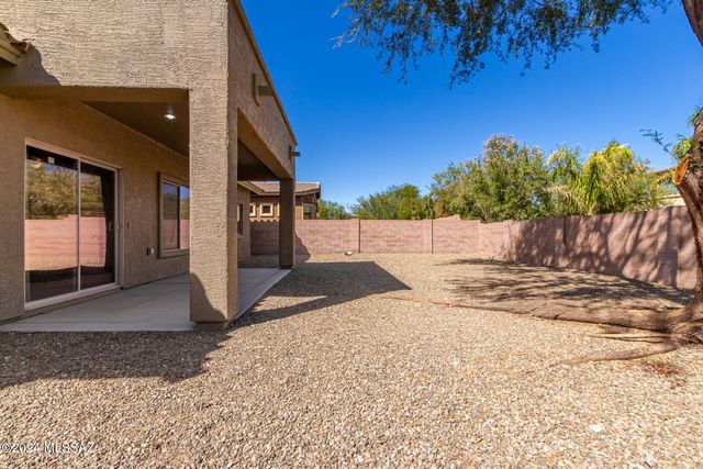 7104 W Amber Burst Court, Tucson, AZ 85743