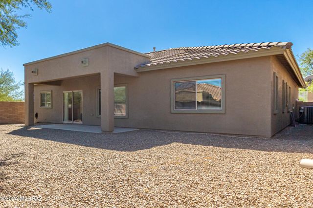 7104 W Amber Burst Court, Tucson, AZ 85743