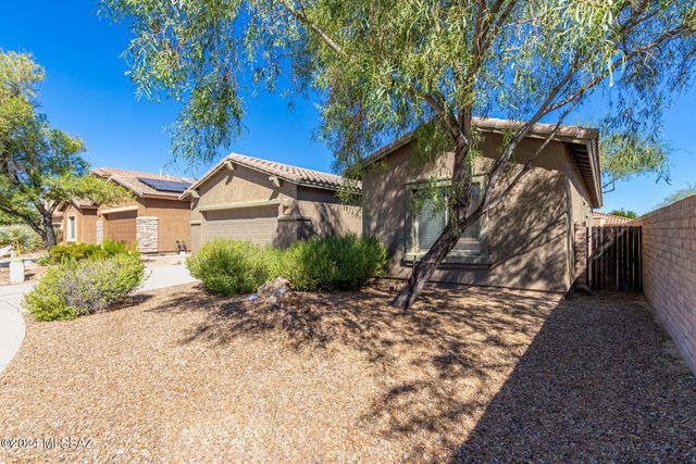 7104 W Amber Burst Court, Tucson, AZ 85743