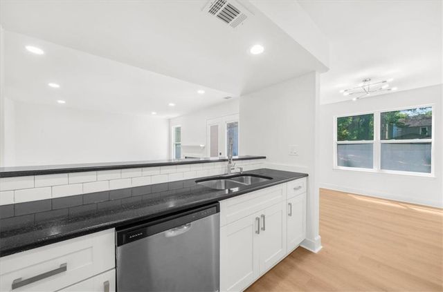 1172 Red Oak Cove, Tucker, GA 30084