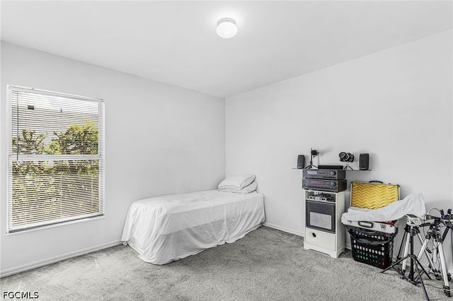 307 NE 25th TER, Cape Coral, FL 33909