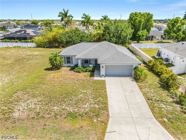 307 NE 25th TER, Cape Coral, FL 33909