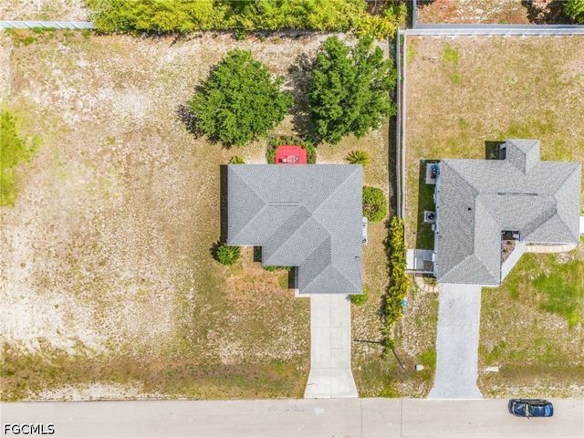 307 NE 25th TER, Cape Coral, FL 33909