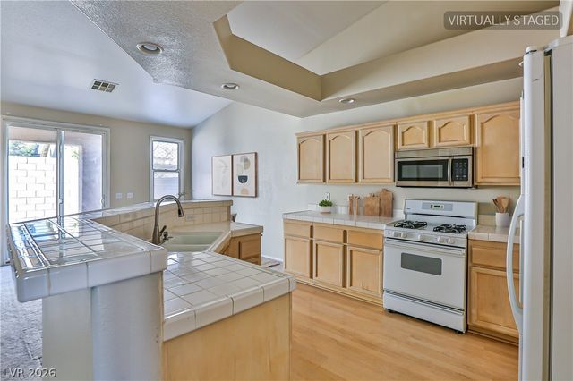 211 Crown Imperial Street, Henderson, NV 89074