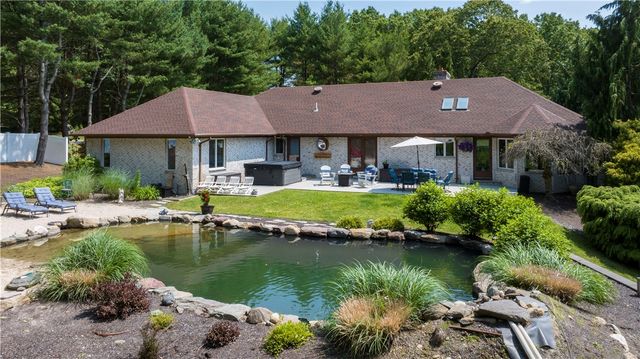 140 White Birch Circle, Scituate, RI 02831