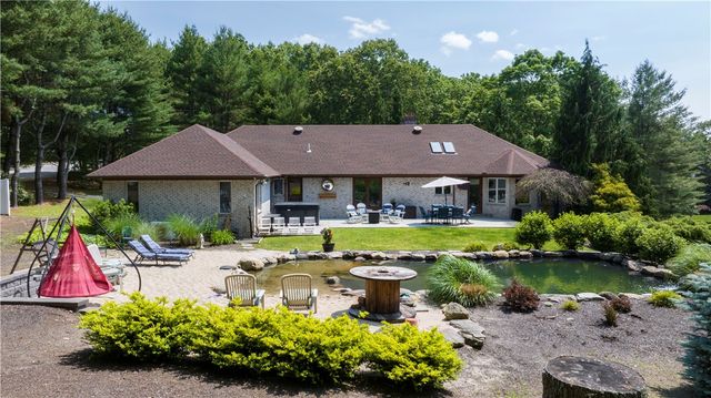 140 White Birch Circle, Scituate, RI 02831