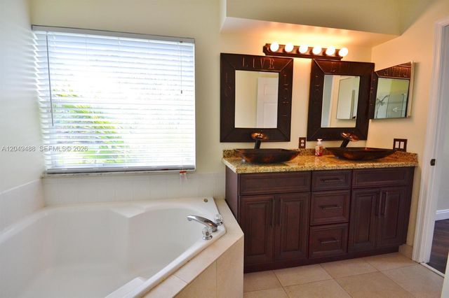 17569 N 89th Place N, Loxahatchee, FL 33470