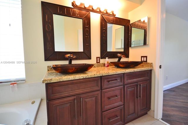 17569 N 89th Place N, Loxahatchee, FL 33470