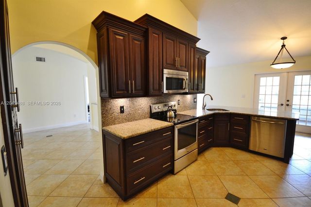 17569 N 89th Place N, Loxahatchee, FL 33470