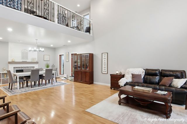 3704 W Lake Shore Drive, Wonder Lake, IL 60097