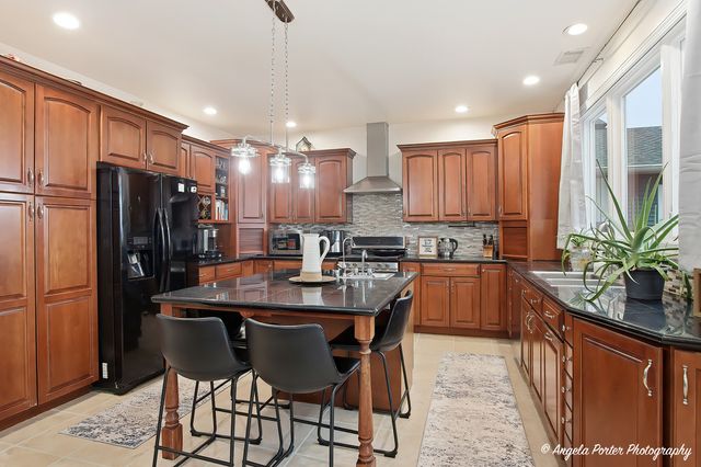 3704 W Lake Shore Drive, Wonder Lake, IL 60097