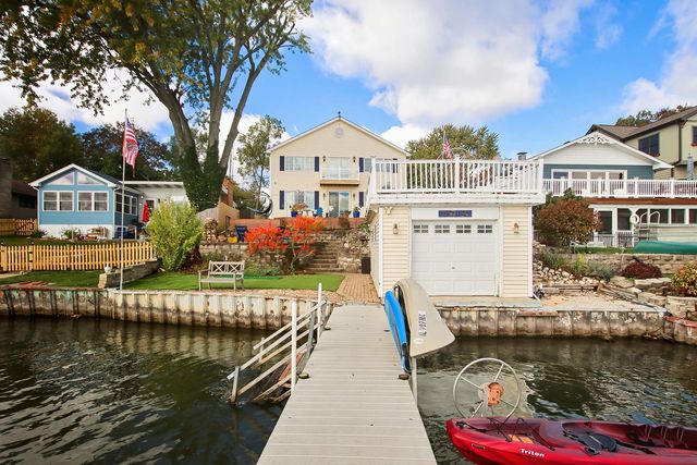 3704 W Lake Shore Drive, Wonder Lake, IL 60097