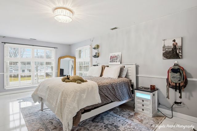 3704 W Lake Shore Drive, Wonder Lake, IL 60097