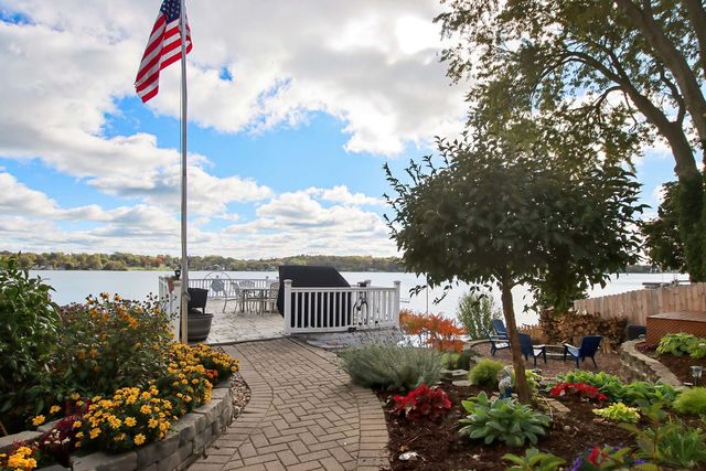 3704 W Lake Shore Drive, Wonder Lake, IL 60097