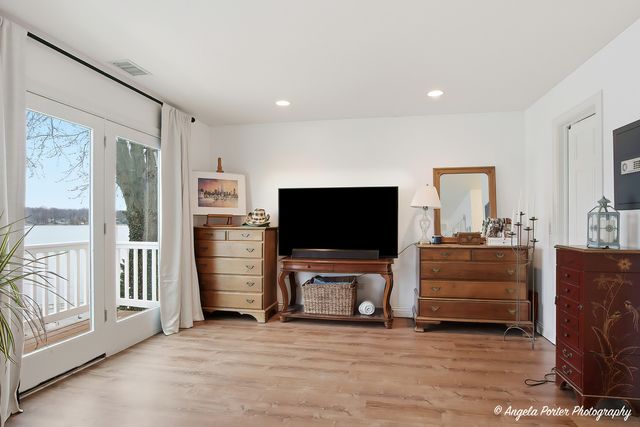 3704 W Lake Shore Drive, Wonder Lake, IL 60097