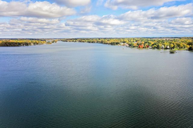 3704 W Lake Shore Drive, Wonder Lake, IL 60097