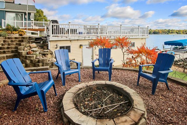 3704 W Lake Shore Drive, Wonder Lake, IL 60097