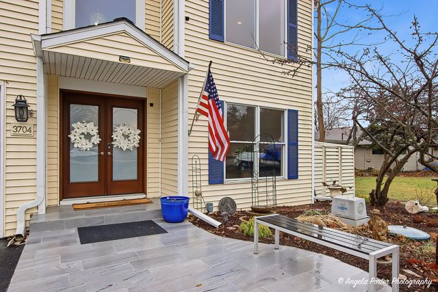 3704 W Lake Shore Drive, Wonder Lake, IL 60097