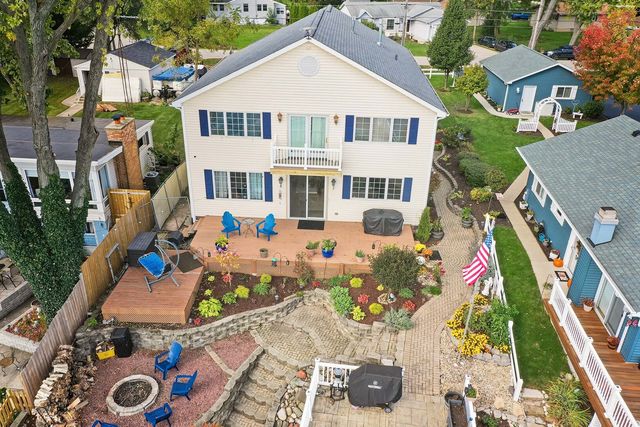 3704 W Lake Shore Drive, Wonder Lake, IL 60097