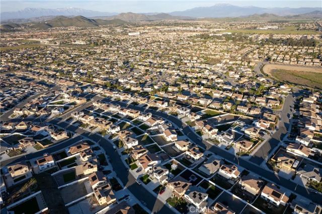 30842 White Pines, Menifee, CA 92584