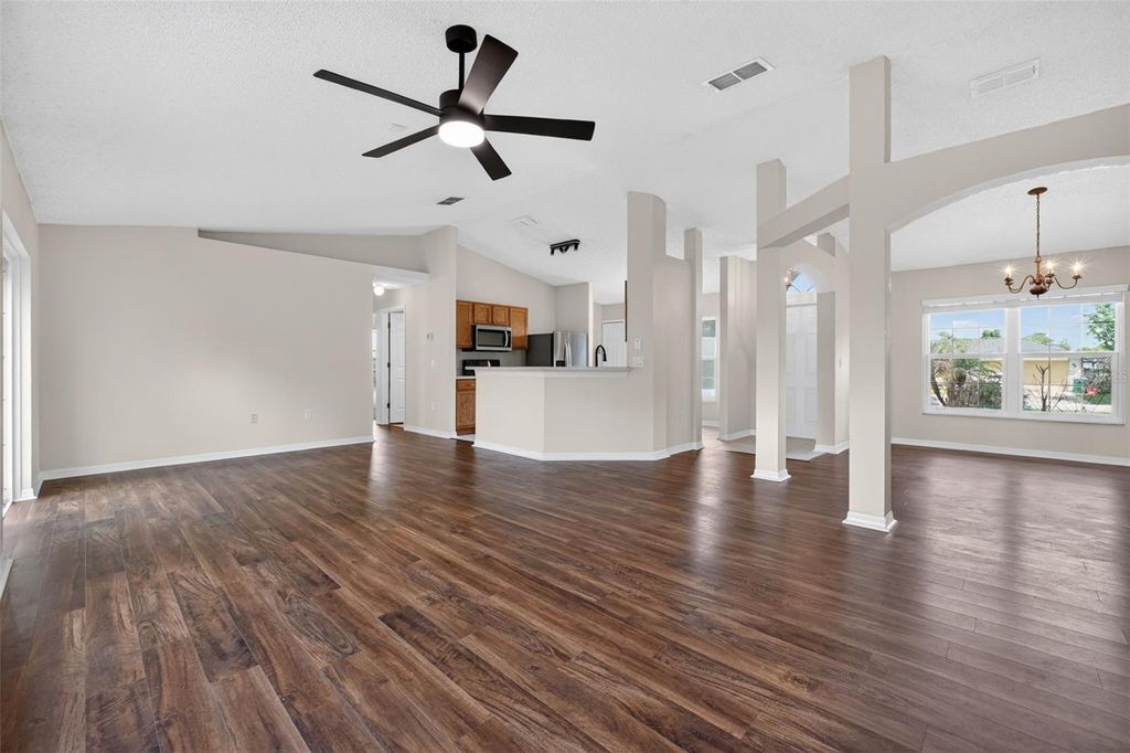 Image 12 of property listing at 3343 CALDWELL STREET, Deltona, FL 32738